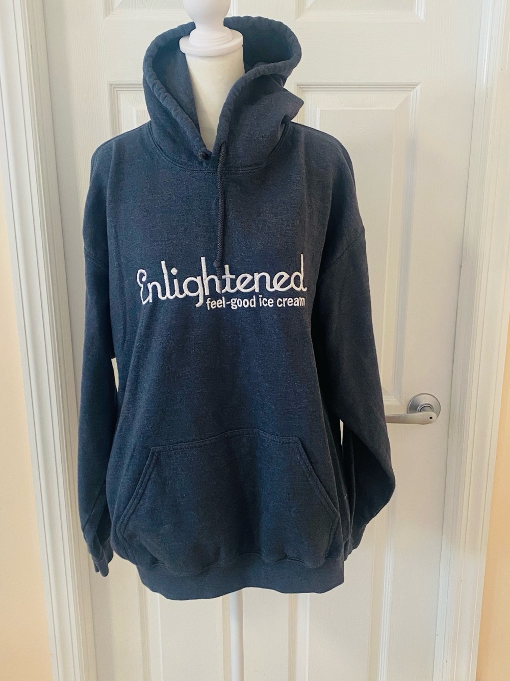 Embroidered unisex Gildan hoodie size large